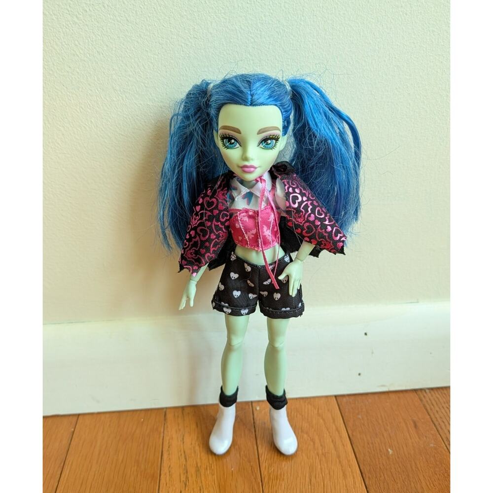Monster High Ghoulia Yelps 2022 G3 Doll